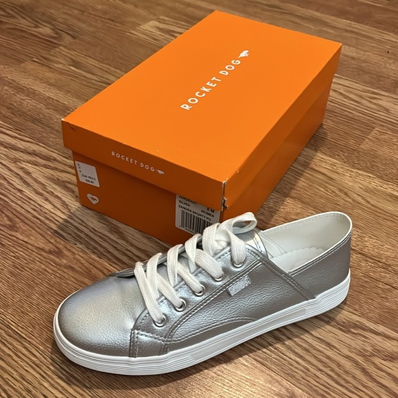 Rocket Dogs in Box Silver Women's Sneakers size 8 - Picture 2 of 10